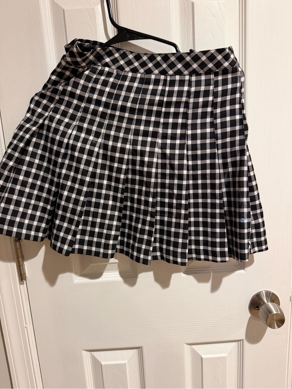 H&M Black and White Plaid Pleated Skater Skirt